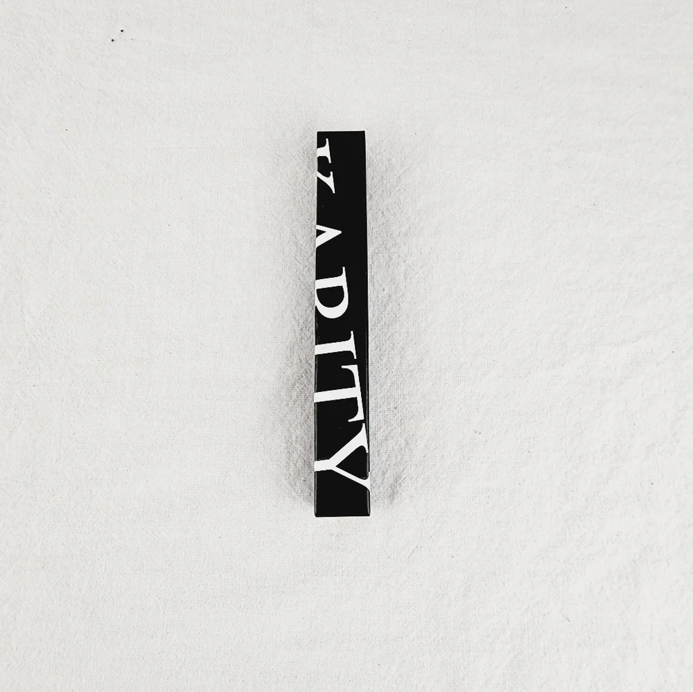 KARITY the gloss high shine lip gloss shade layla